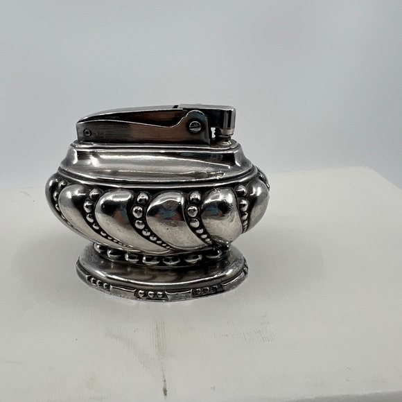 MidCentury American Silver Plate Art Deco Crown Table Lighter by Ronson - Picture 2 of 10